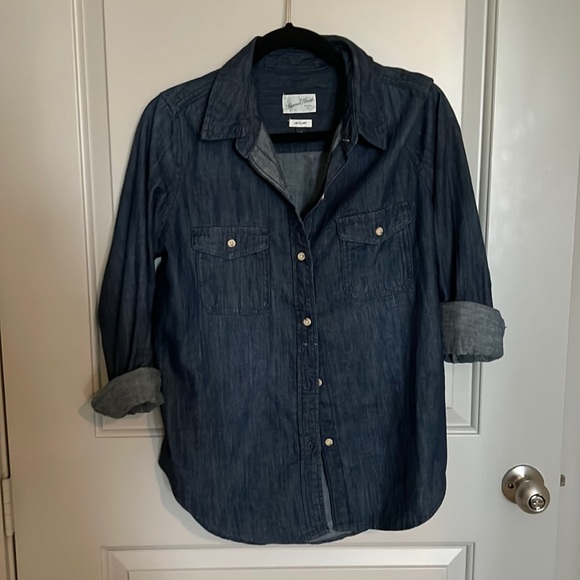 Universal Thread Tops - Like new universal thread denim button down size M